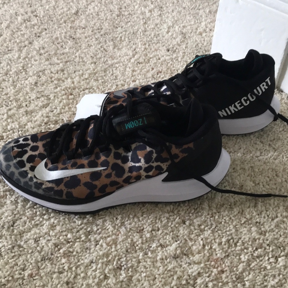 Women 9.5 Leopard Nike Zoom Court Athletic Shoes